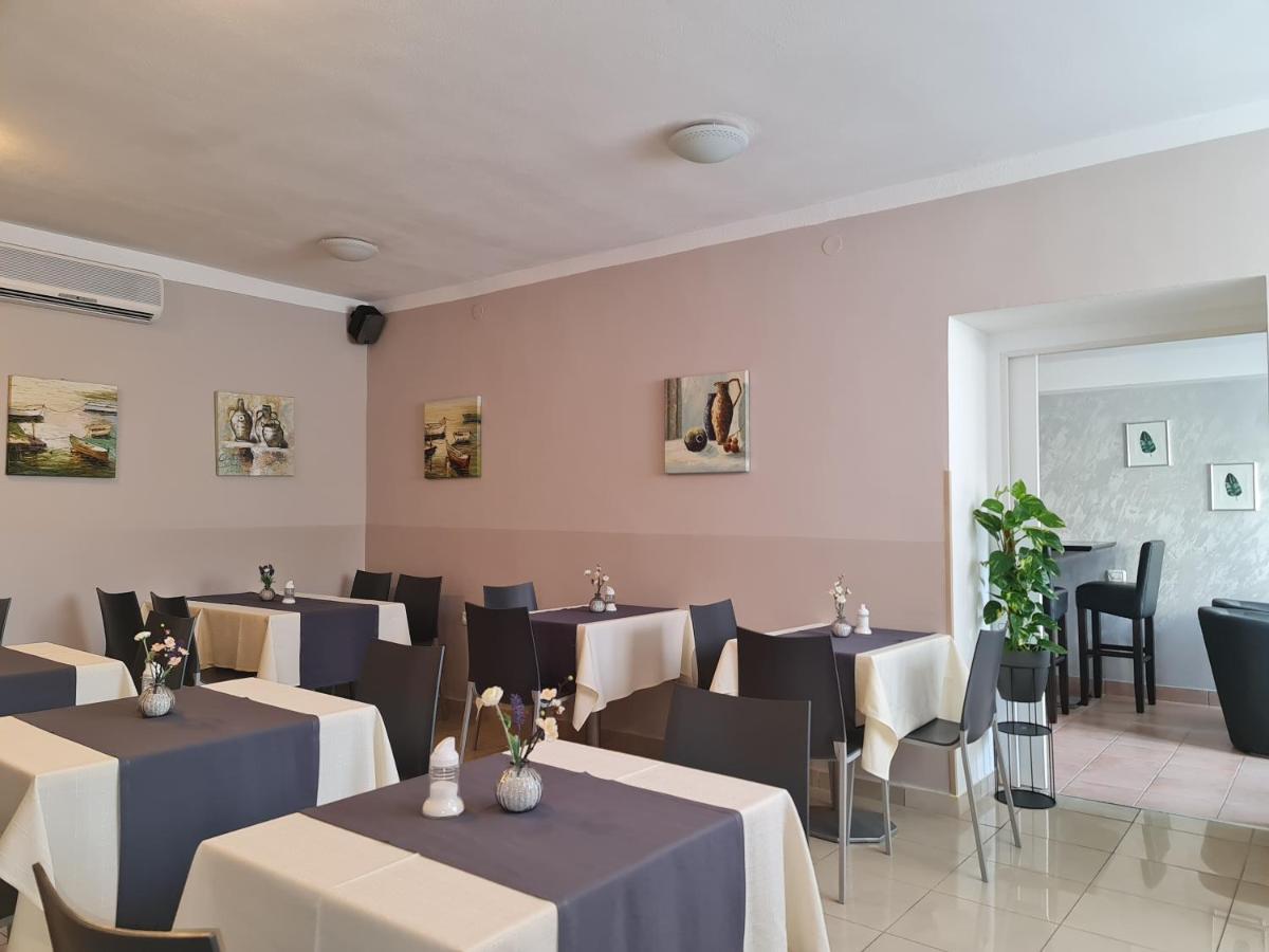 Garni Hotel Keltika Izola Eksteriør bilde